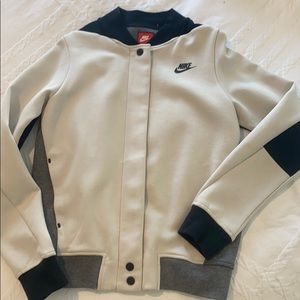 Women’s Nike Jacket NWOT
